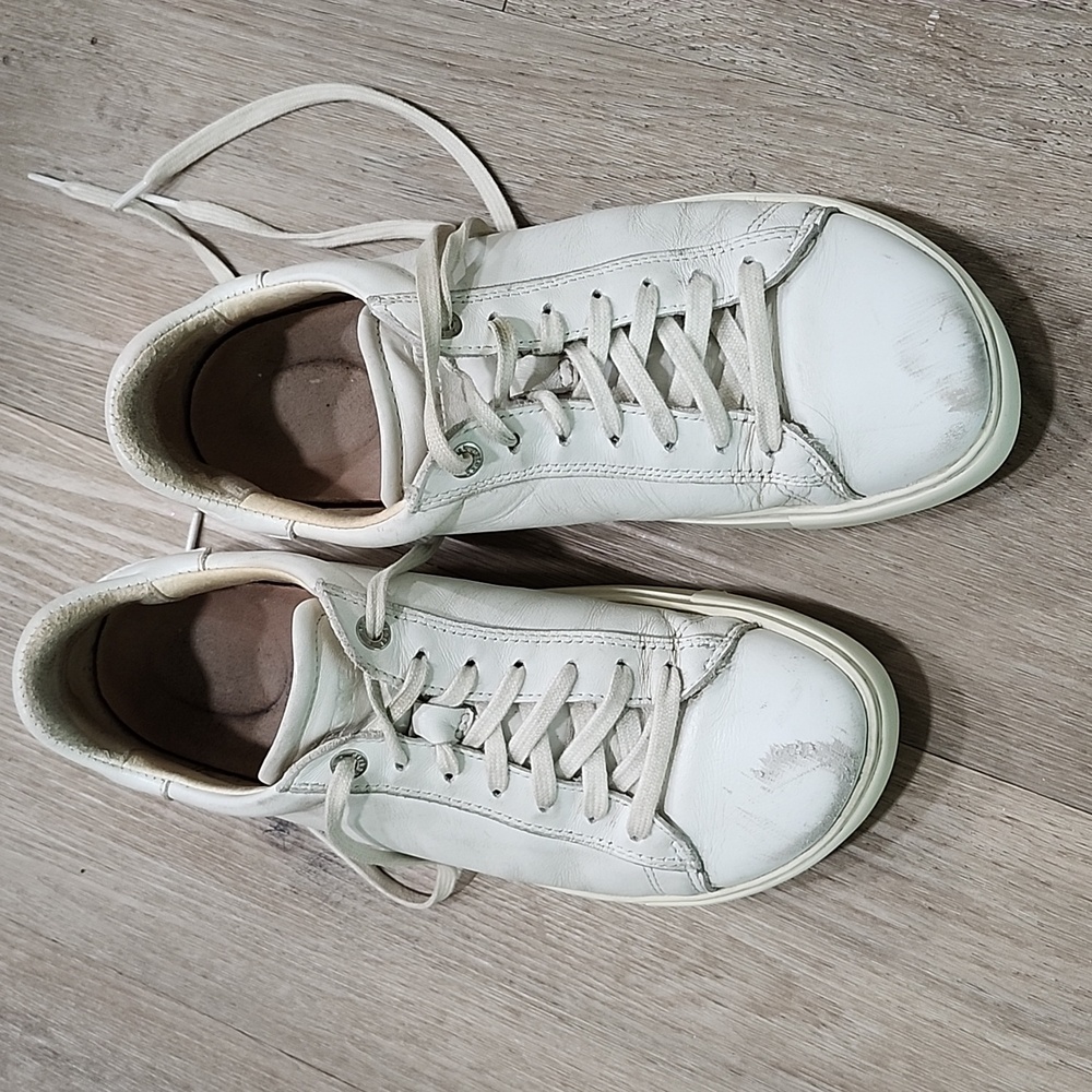 White leather Birkenstock Bend 38